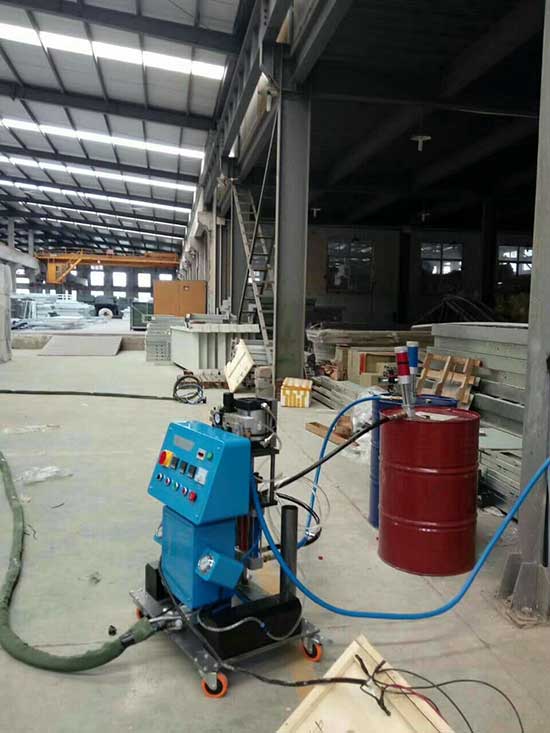 Q2600車間保溫聚氨酯噴涂機